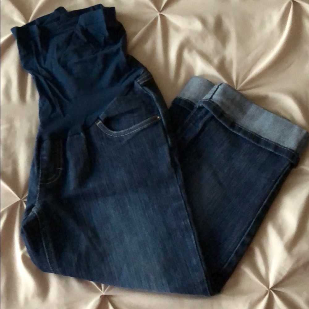 Maternity capris